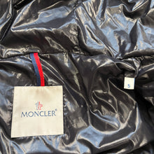 Load image into Gallery viewer, Moncler Ecrins Black Size 5

