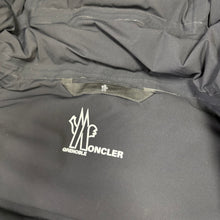 Load image into Gallery viewer, Moncler Grenoble Lagorai Black Size 4
