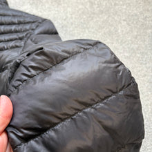 Load image into Gallery viewer, Moncler Forbin Black Size 4

