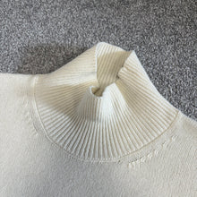 Load image into Gallery viewer, Women’s Moncler Lupetto Tricot White Size Medium

