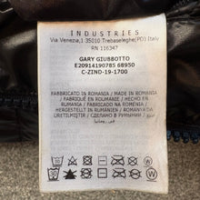 Load image into Gallery viewer, Moncler Gary Navy Size 5
