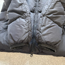Load image into Gallery viewer, Moncler Montclar Black Size 4
