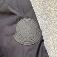 Load image into Gallery viewer, Moncler Gruss Black Size 4
