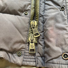 Load image into Gallery viewer, Moncler Beaumont Beige &amp; Navy Size 5
