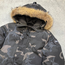 Load image into Gallery viewer, Canada Goose Chateau Parka Black Camo Size Medium
