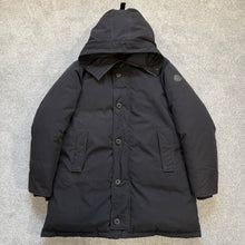 Load image into Gallery viewer, Moncler Aurelien Black Size 6
