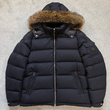 Load image into Gallery viewer, Moncler Allemand Navy Size 7
