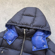 Load image into Gallery viewer, Moncler Poirier Navy Size 3

