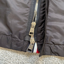 Load image into Gallery viewer, Moncler See Overshirt Black Size 2
