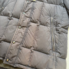 Load image into Gallery viewer, Moncler Beaumont Beige &amp; Navy Size 5

