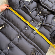 Load image into Gallery viewer, Moncler Bauges Navy Size 3
