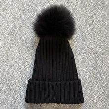 Load image into Gallery viewer, Women’s Moncler Pom-Pom Beanie Black SzUNI
