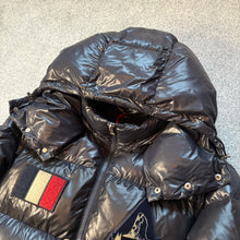 Load image into Gallery viewer, Moncler Gary Navy Size 5
