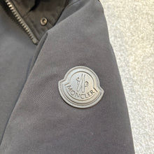 Load image into Gallery viewer, Moncler Aurelien Black Size 6

