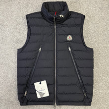 Load image into Gallery viewer, Moncler Albyt Gilet Navy Size 2
