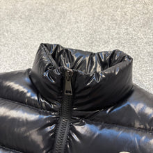 Load image into Gallery viewer, Women’s Moncler Ghany Gilet Black Size 00
