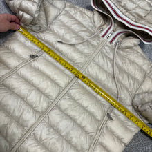 Load image into Gallery viewer, Moncler Eliot Cream Size 3
