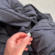 Load image into Gallery viewer, Moncler Delion Navy Size 3
