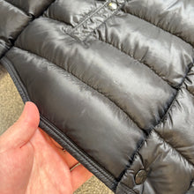 Load image into Gallery viewer, Moncler Forbin Black Size 4
