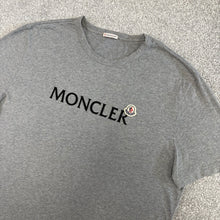 Load image into Gallery viewer, Moncler T-Shirt Grey Size XXXL
