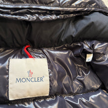 Load image into Gallery viewer, Moncler Chevalier Navy Size 0
