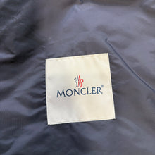 Load image into Gallery viewer, Moncler Etiache Navy Size 5
