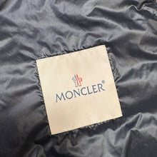 Load image into Gallery viewer, Moncler Daniel Navy Size 2
