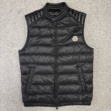 Load image into Gallery viewer, Moncler Arv Gilet Black Size 0
