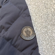 Load image into Gallery viewer, Moncler Cecaud Navy Size 4
