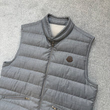 Load image into Gallery viewer, Moncler Gallienne Gilet Grey Size 4
