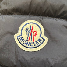 Load image into Gallery viewer, Moncler Almaz Gilet Black &amp; Navy Size 2
