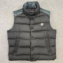 Load image into Gallery viewer, Moncler Cheval Dark Grey Size 5
