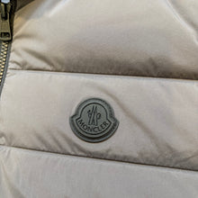 Load image into Gallery viewer, Moncler Gordes Gilet Grey Size 4
