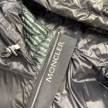 Load image into Gallery viewer, Moncler Grenoble Mouthe Black Size 3
