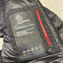 Load image into Gallery viewer, Moncler Grenoble Mouthe Black Size 3
