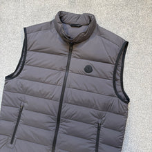 Load image into Gallery viewer, Moncler Gordes Gilet Grey Size 4
