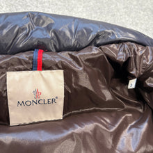 Load image into Gallery viewer, Moncler Tib Gilet Navy Size 3
