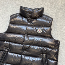 Load image into Gallery viewer, Moncler Tib Gilet Black Age 14

