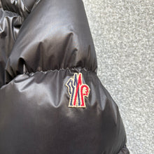 Load image into Gallery viewer, Moncler Grenoble Hintertux Black Size 2
