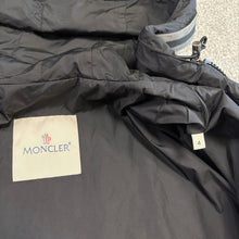 Load image into Gallery viewer, Moncler Abbe Black Size 4
