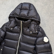 Load image into Gallery viewer, Moncler Arves Black Size 4
