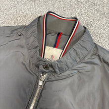 Load image into Gallery viewer, Moncler Miroir Grey Windbreaker Size 2
