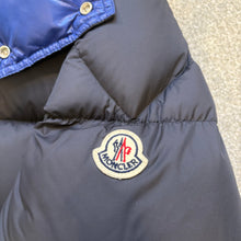 Load image into Gallery viewer, Moncler Poirier Navy Size 3
