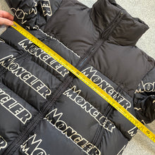 Load image into Gallery viewer, Moncler Faiveley Black Size 3
