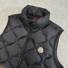 Load image into Gallery viewer, Moncler Allemont Gilet Black Size 2
