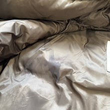 Load image into Gallery viewer, Moncler Beaumont Beige &amp; Navy Size 5
