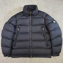 Load image into Gallery viewer, Moncler Poirier Navy Size 6
