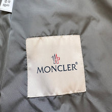 Load image into Gallery viewer, Moncler Keralle Grey Size 00
