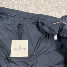 Load image into Gallery viewer, Moncler Vallot Navy Size 7

