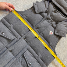 Load image into Gallery viewer, Moncler Maglia Gilet Grey Size Small
